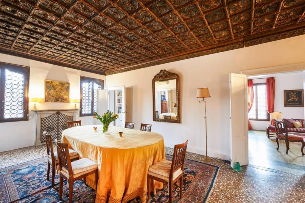 Ca' Fenice, Charming Apartment In San Marco, Sleep 7 เวนิส ภายนอก รูปภาพ