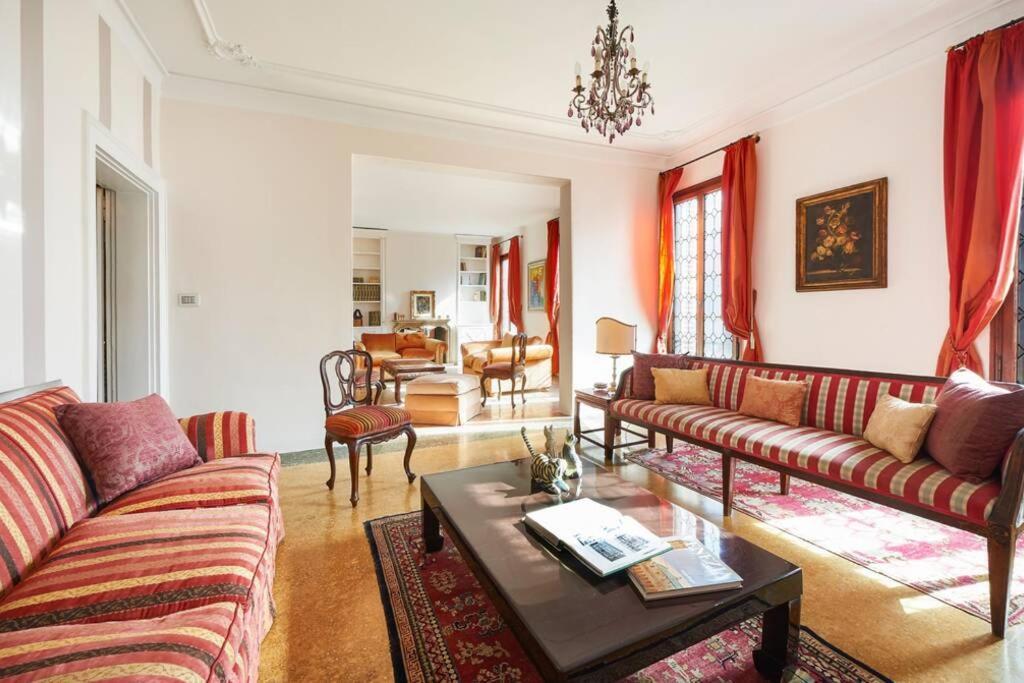 Ca' Fenice, Charming Apartment In San Marco, Sleep 7 เวนิส ภายนอก รูปภาพ