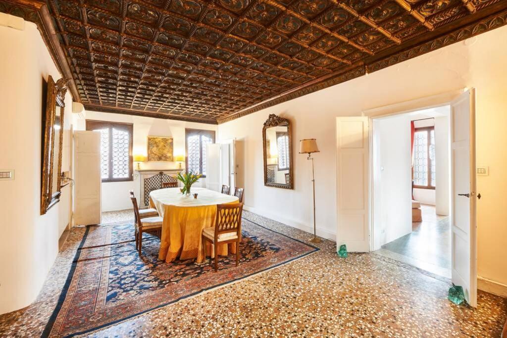 Ca' Fenice, Charming Apartment In San Marco, Sleep 7 เวนิส ภายนอก รูปภาพ
